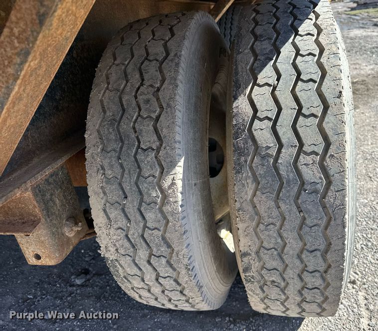 image for item OM9828 2005 Elite equipment trailer