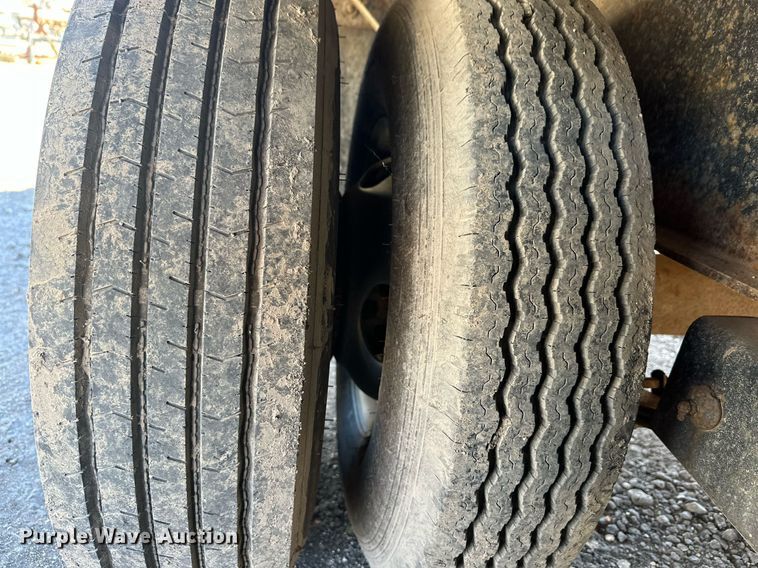 image for item OM9828 2005 Elite equipment trailer