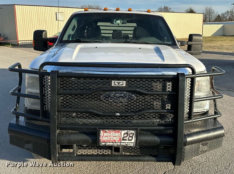 2015 Ford F350 Super Duty Crew Cab flatbed pickup truck in Tahlequah