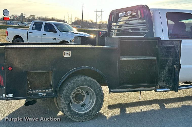 2015 Ford F350 Super Duty Crew Cab flatbed pickup truck in Tahlequah