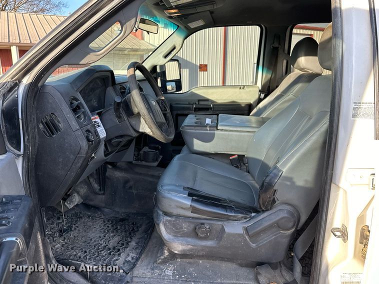 2015 Ford F350 Super Duty Crew Cab flatbed pickup truck in Tahlequah