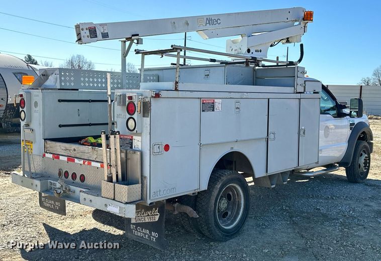 image for item OM9873 2008 Ford  F450 Super Duty XL bucket truck