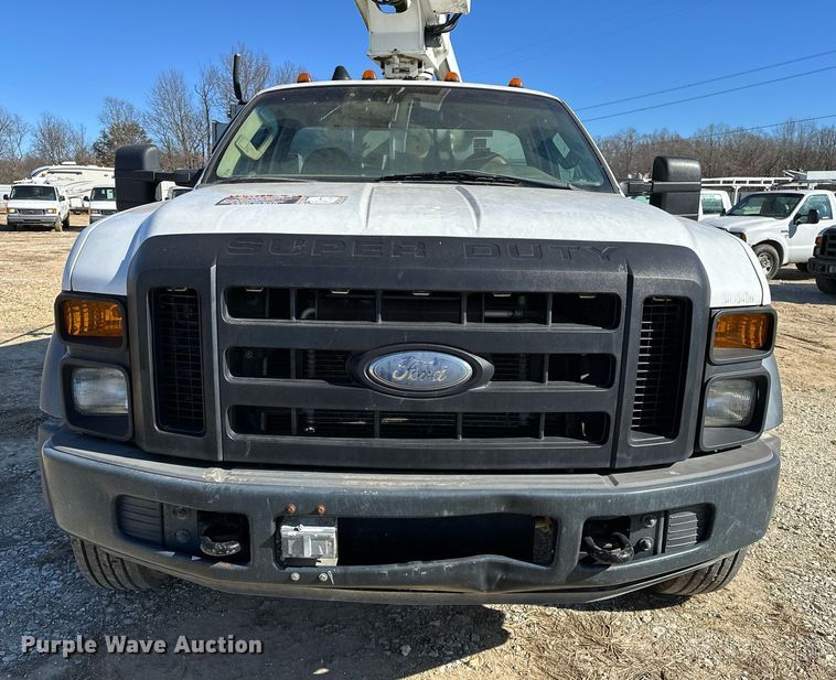image for item OM9873 2008 Ford  F450 Super Duty XL bucket truck