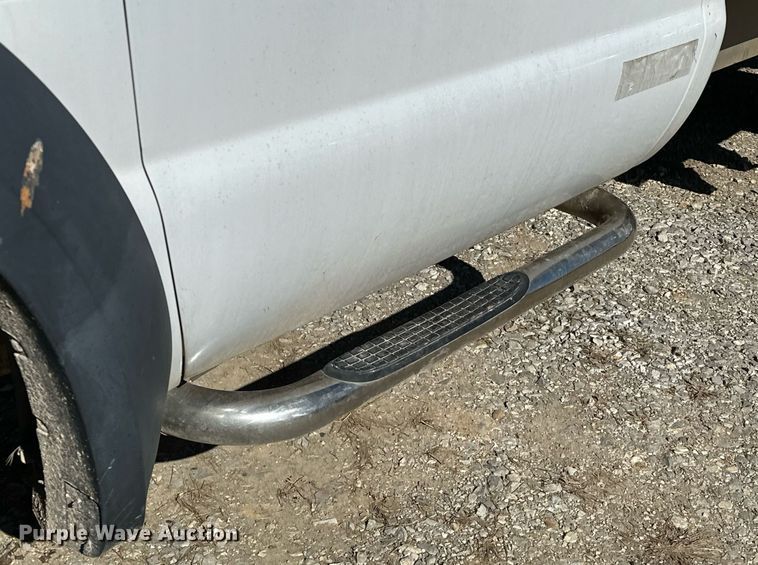 image for item OM9873 2008 Ford  F450 Super Duty XL bucket truck