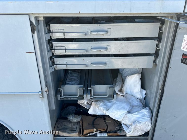 image for item OM9873 2008 Ford  F450 Super Duty XL bucket truck