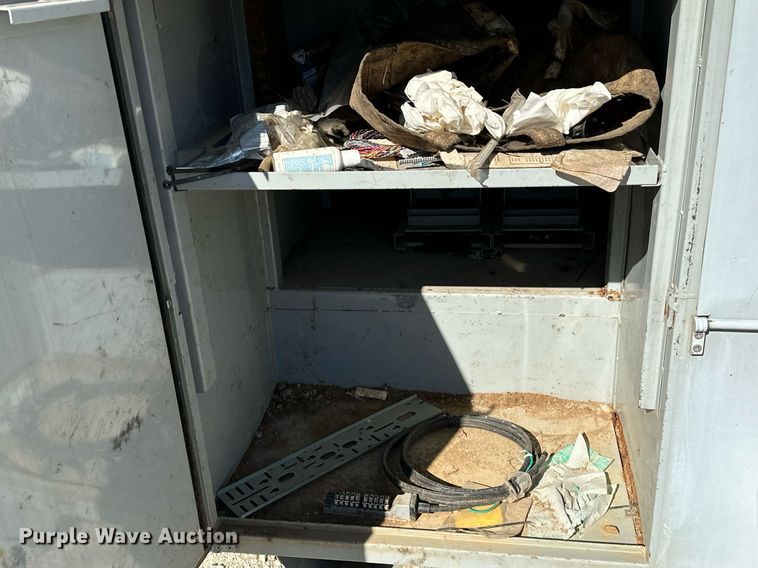 image for item OM9873 2008 Ford  F450 Super Duty XL bucket truck