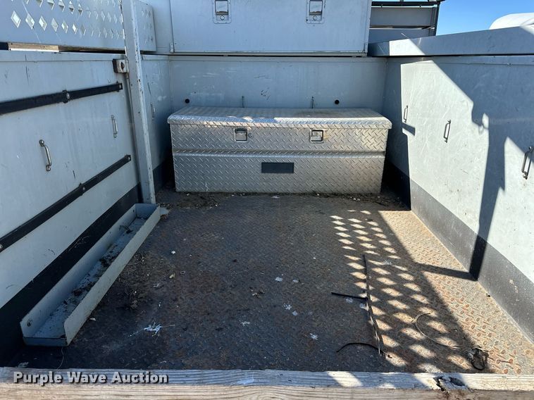 image for item OM9873 2008 Ford  F450 Super Duty XL bucket truck