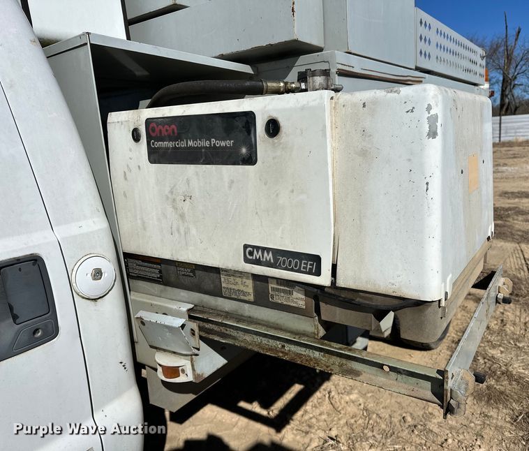 image for item OM9873 2008 Ford  F450 Super Duty XL bucket truck