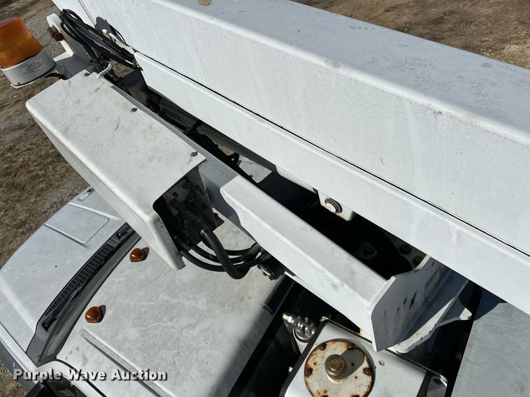 image for item OM9873 2008 Ford  F450 Super Duty XL bucket truck