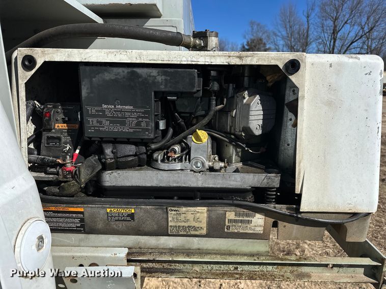 image for item OM9873 2008 Ford  F450 Super Duty XL bucket truck