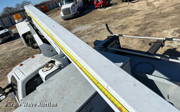 image for item OM9873 2008 Ford  F450 Super Duty XL bucket truck