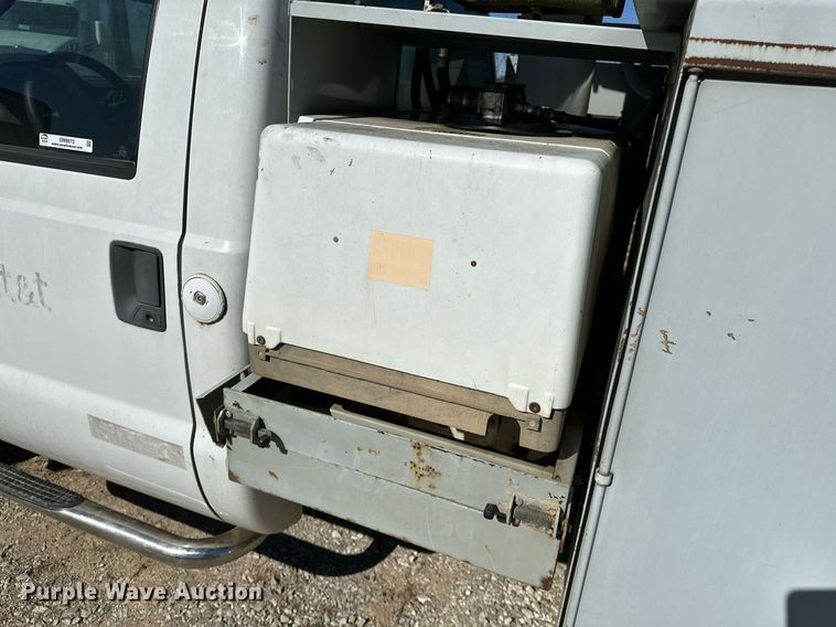 image for item OM9873 2008 Ford  F450 Super Duty XL bucket truck