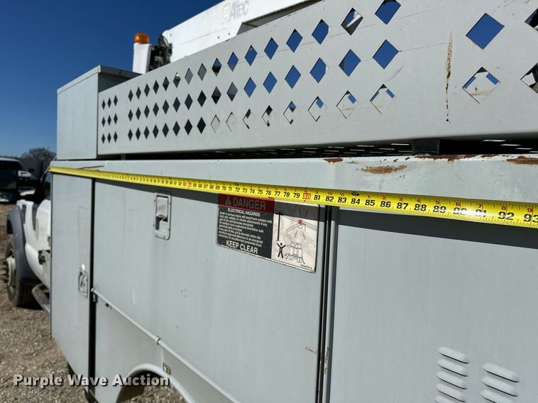 image for item OM9873 2008 Ford  F450 Super Duty XL bucket truck