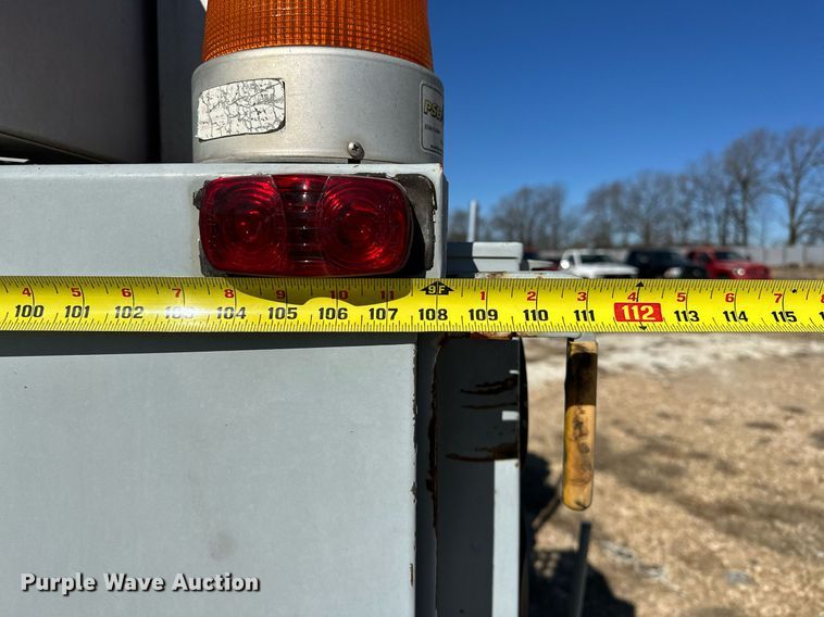 image for item OM9873 2008 Ford  F450 Super Duty XL bucket truck