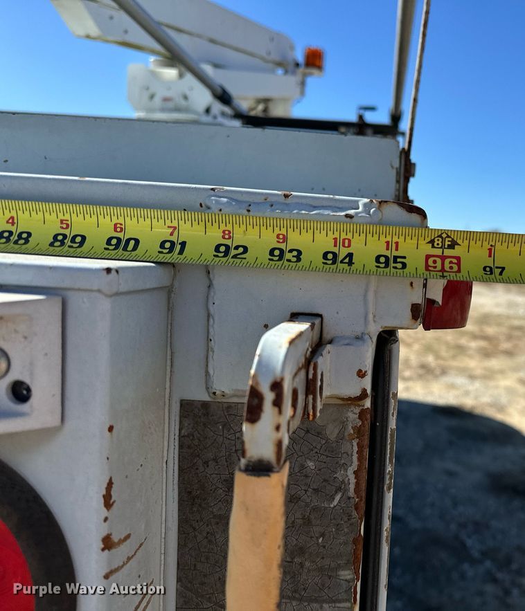 image for item OM9873 2008 Ford  F450 Super Duty XL bucket truck