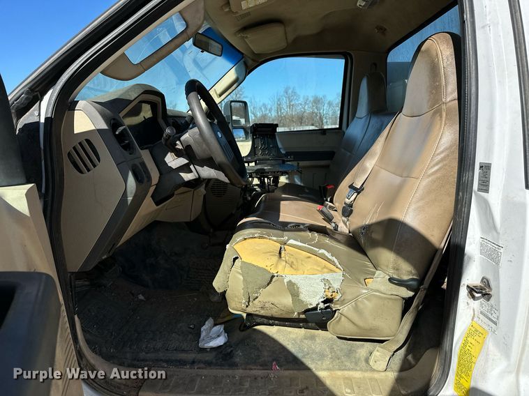 image for item OM9873 2008 Ford  F450 Super Duty XL bucket truck