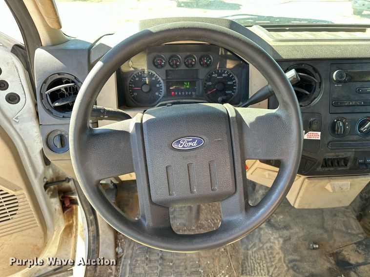 image for item OM9873 2008 Ford  F450 Super Duty XL bucket truck