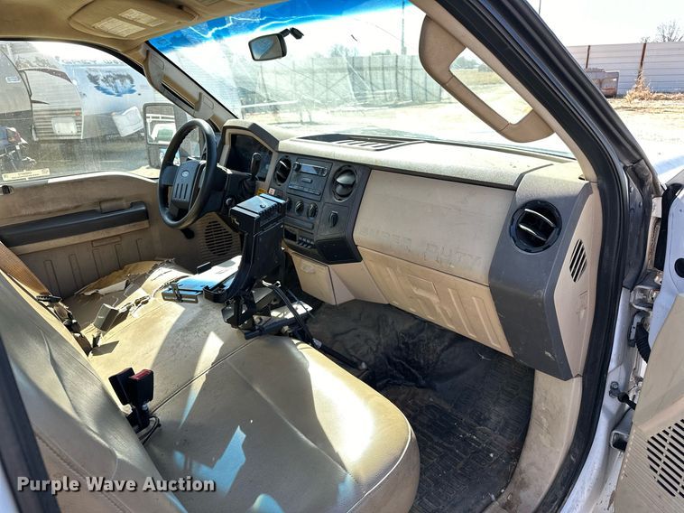 image for item OM9873 2008 Ford  F450 Super Duty XL bucket truck