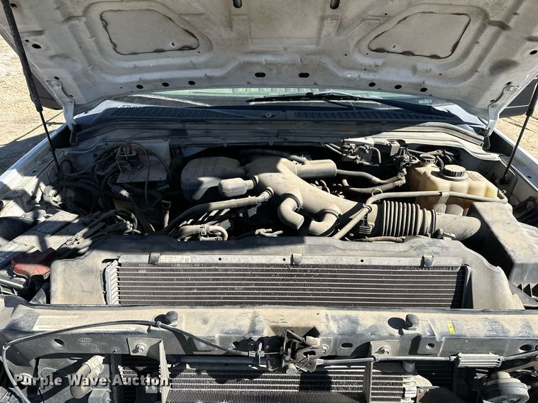 image for item OM9873 2008 Ford  F450 Super Duty XL bucket truck