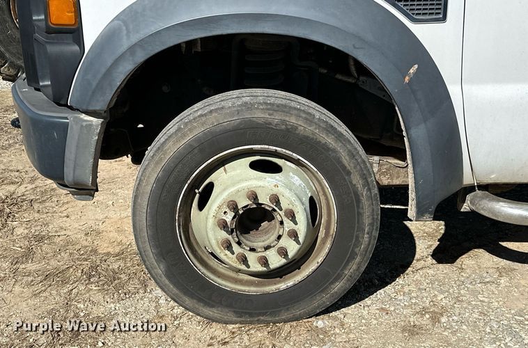 image for item OM9873 2008 Ford  F450 Super Duty XL bucket truck