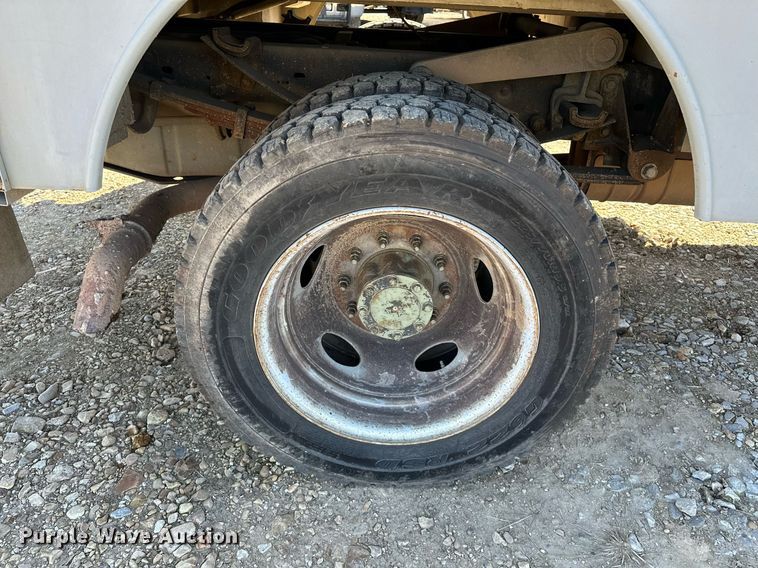 image for item OM9873 2008 Ford  F450 Super Duty XL bucket truck