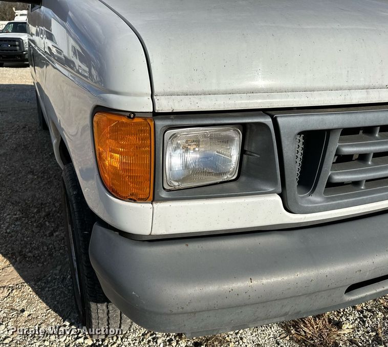 image for item OM9875 2007 Ford  E150 van