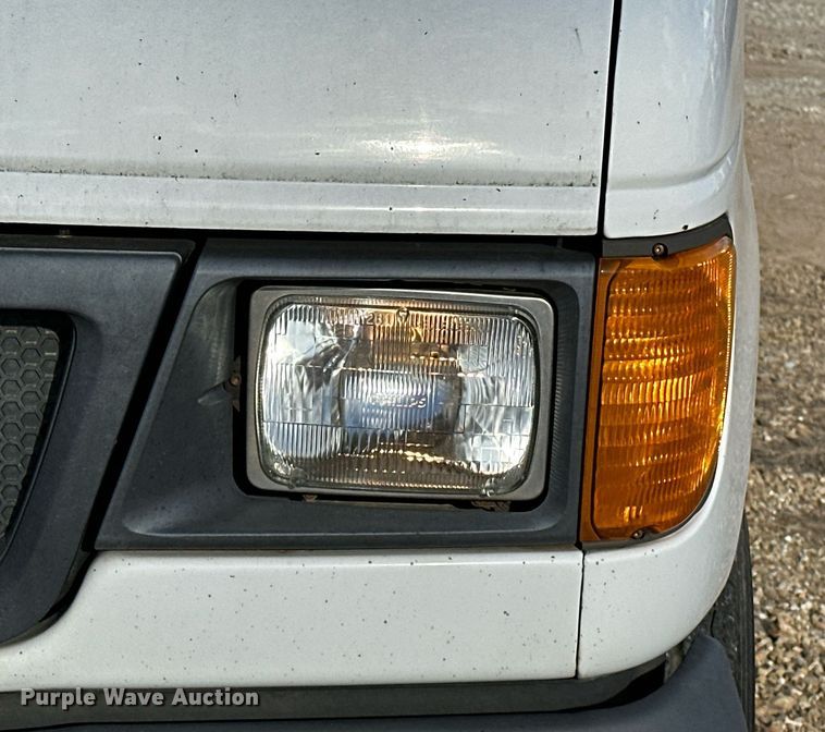 image for item OM9875 2007 Ford  E150 van