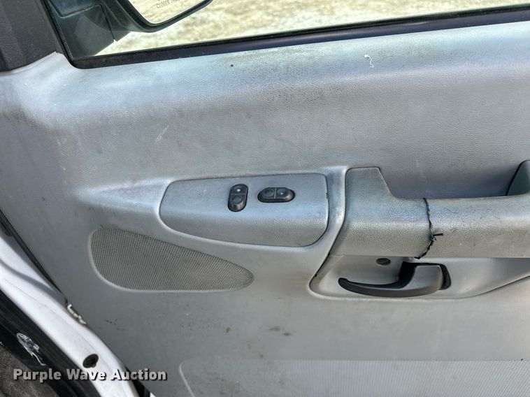 image for item OM9875 2007 Ford  E150 van
