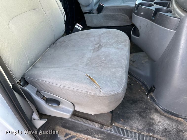 image for item OM9875 2007 Ford  E150 van