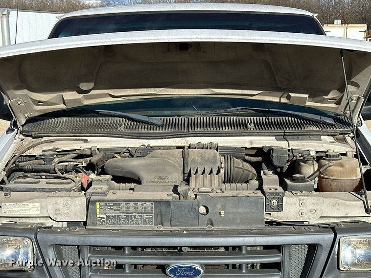 image for item OM9875 2007 Ford  E150 van