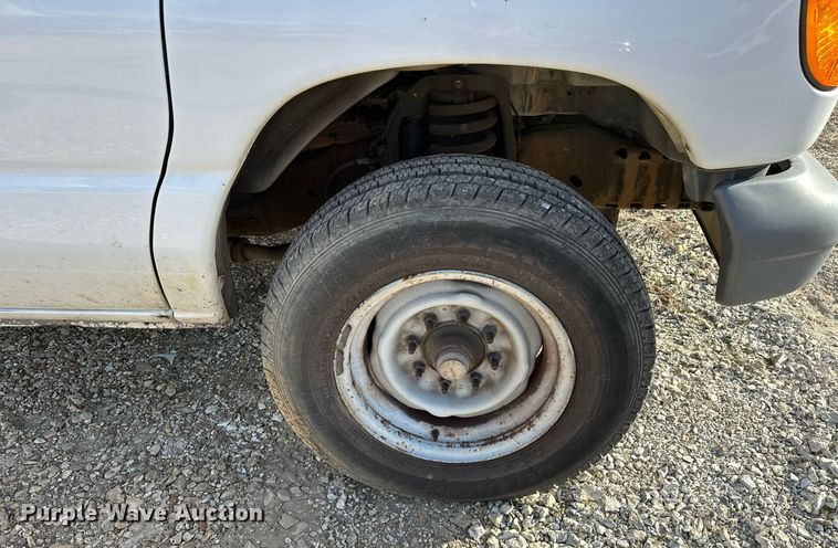 image for item OM9875 2007 Ford  E150 van