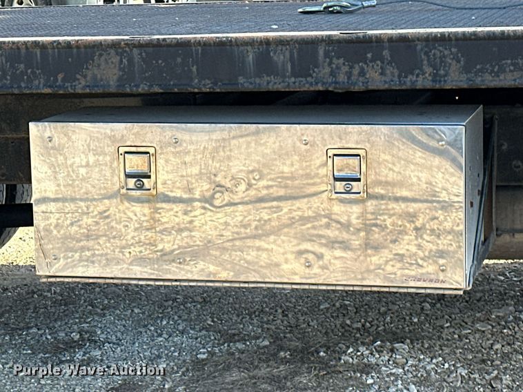 image for item OM9877 2010 Nissan  2600LP UD rollback truck