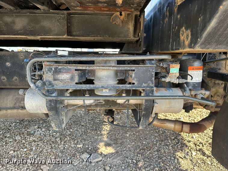 image for item OM9877 2010 Nissan  2600LP UD rollback truck