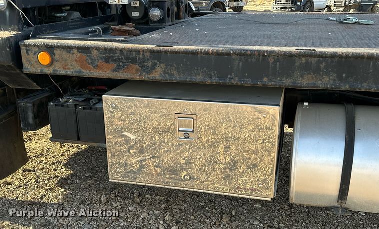 image for item OM9877 2010 Nissan  2600LP UD rollback truck