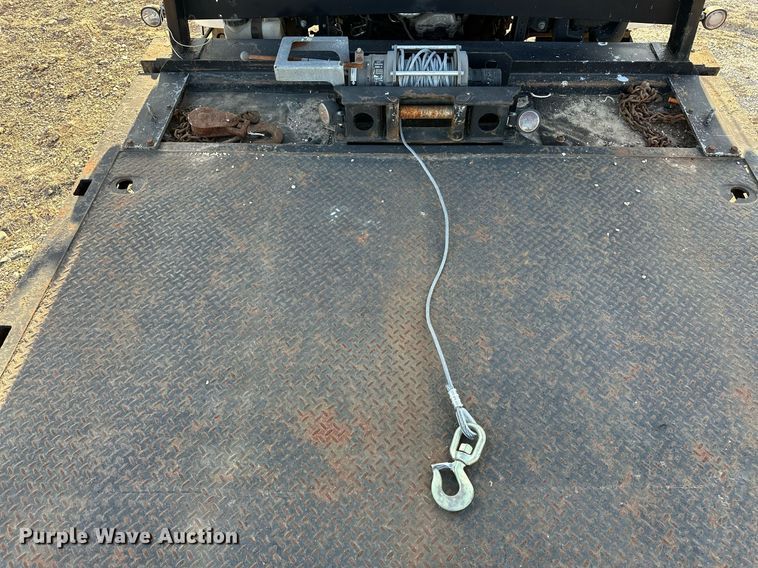 image for item OM9877 2010 Nissan  2600LP UD rollback truck