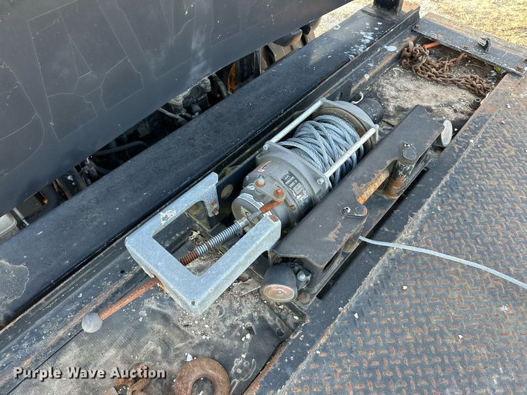 image for item OM9877 2010 Nissan  2600LP UD rollback truck