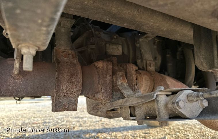 image for item OM9877 2010 Nissan  2600LP UD rollback truck