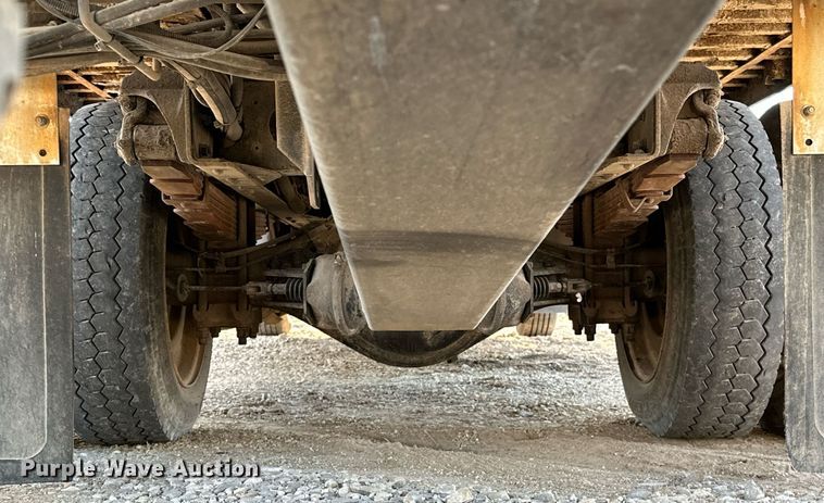 image for item OM9877 2010 Nissan  2600LP UD rollback truck