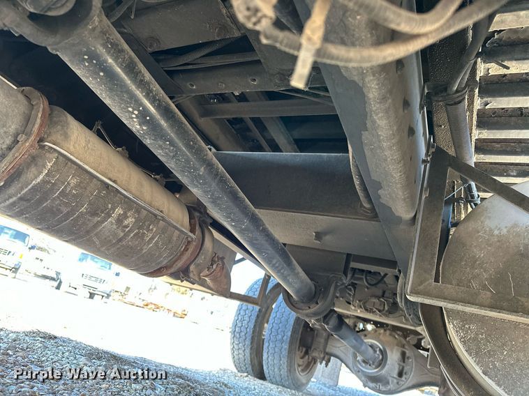 image for item OM9877 2010 Nissan  2600LP UD rollback truck