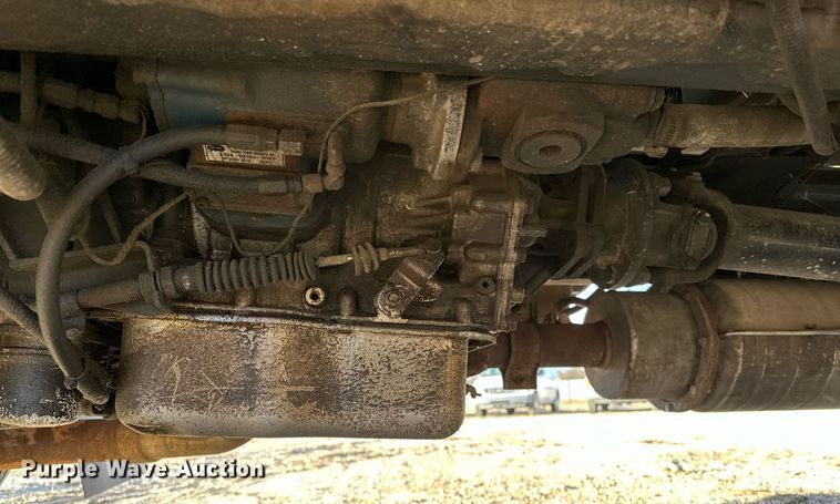 image for item OM9877 2010 Nissan  2600LP UD rollback truck