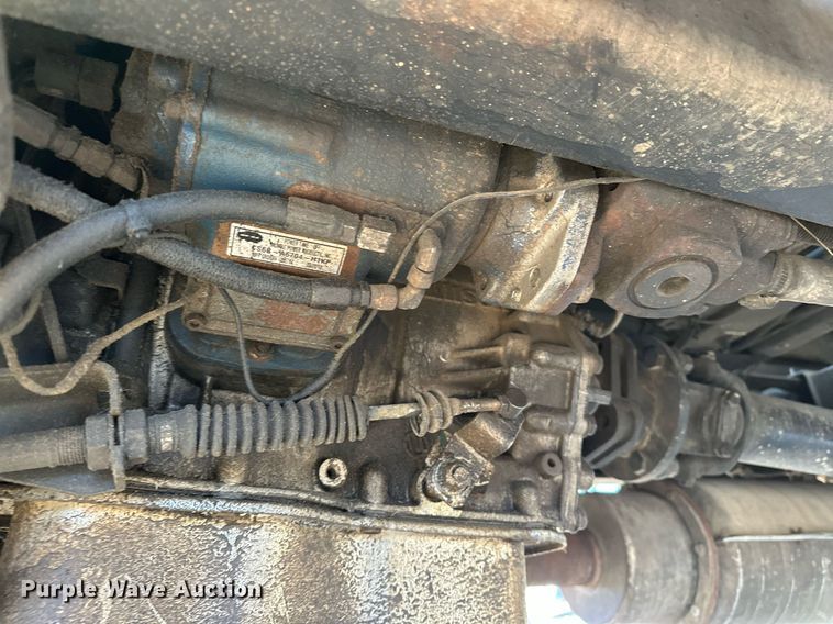 image for item OM9877 2010 Nissan  2600LP UD rollback truck