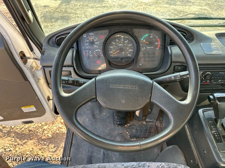 image for item OM9877 2010 Nissan  2600LP UD rollback truck