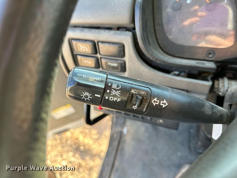 image for item OM9877 2010 Nissan  2600LP UD rollback truck