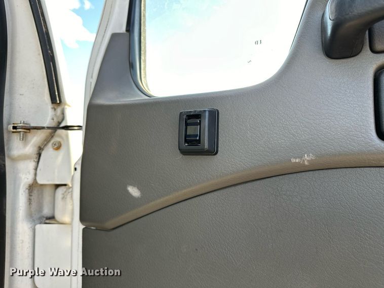 image for item OM9877 2010 Nissan  2600LP UD rollback truck