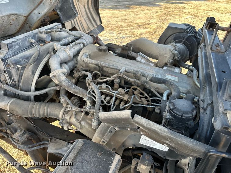 image for item OM9877 2010 Nissan  2600LP UD rollback truck