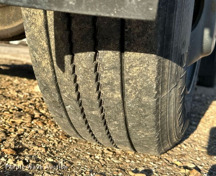 image for item OM9877 2010 Nissan  2600LP UD rollback truck