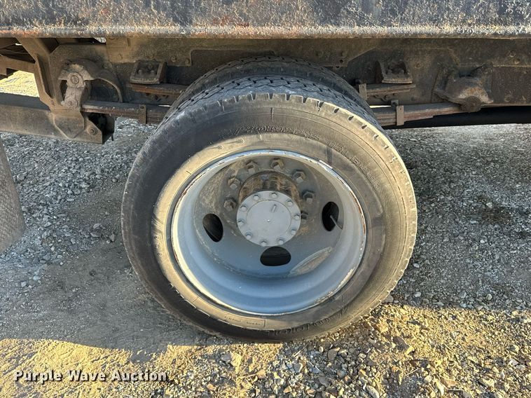 image for item OM9877 2010 Nissan  2600LP UD rollback truck