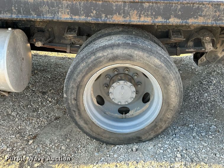 image for item OM9877 2010 Nissan  2600LP UD rollback truck