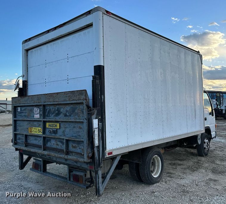 image for item OM9878 2005 Isuzu NPR box truck