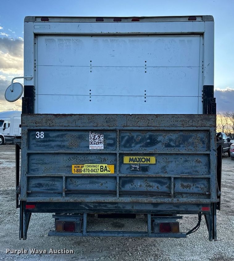 image for item OM9878 2005 Isuzu NPR box truck